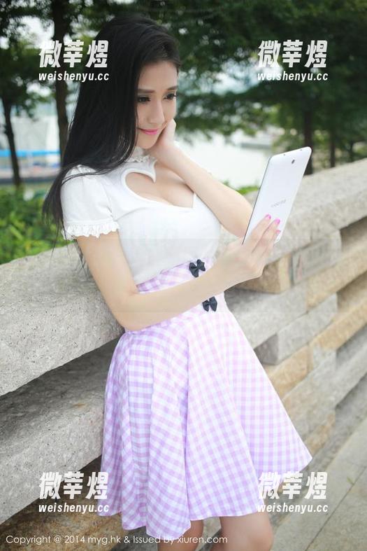 MyGirl美媛馆 - 新图片！王馨瑶yanni在办公室，那姿势，不知道在想什么呢？