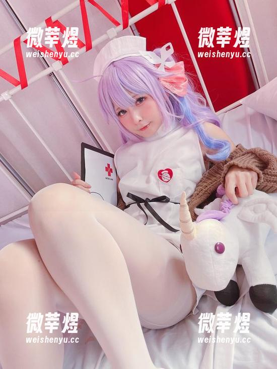 SayoMomo SayoMomo这个万圣节,图包里全是万圣的奇奇怪怪!