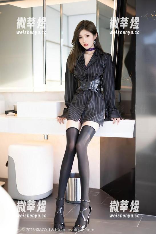 XIAOYU语画界 - 小沫琳的白衬衫，没什么光环，有的一点点腻。