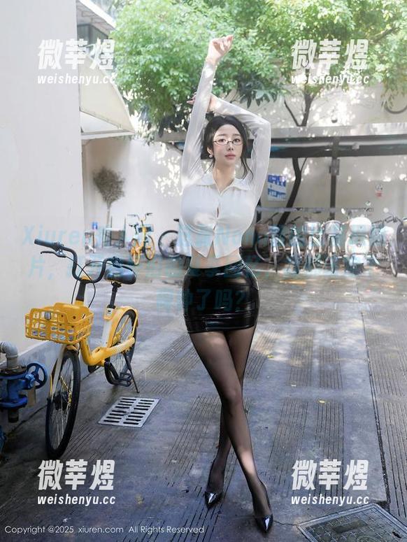Xiuren秀人网-Nono酱 Xiuren秀人网 - 这张Nono酱的比基尼照片,打开我怀旧的夏季回忆,我都该定个闹钟了吗?