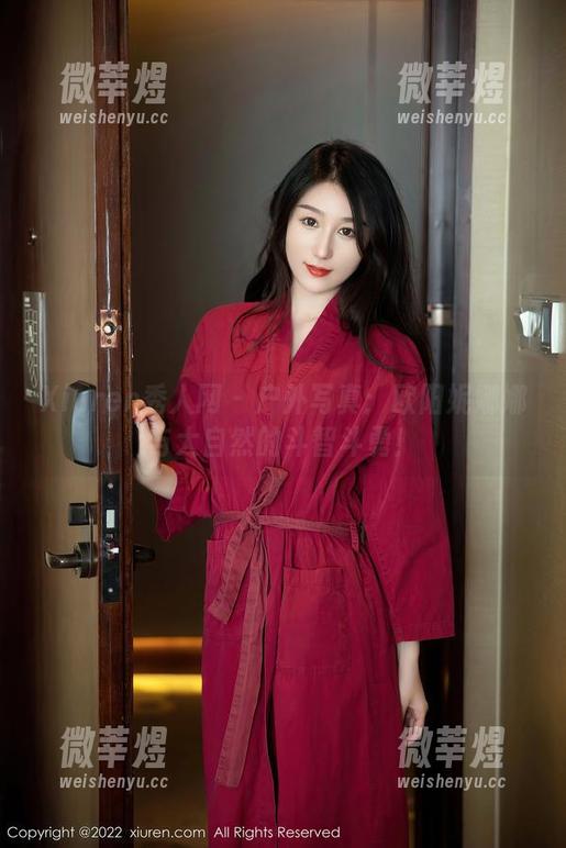 Xiuren秀人网-欧阳妮娜娜 Xiuren秀人网 - 户外写真:欧阳妮娜娜与大自然的斗智斗勇!