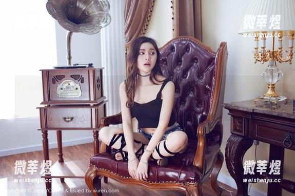 YouWu尤物馆-孟狐狸FoxYini YouWu尤物馆 - 孟狐狸FoxYini的女神范儿,你确定是看写真,不是看偶像?