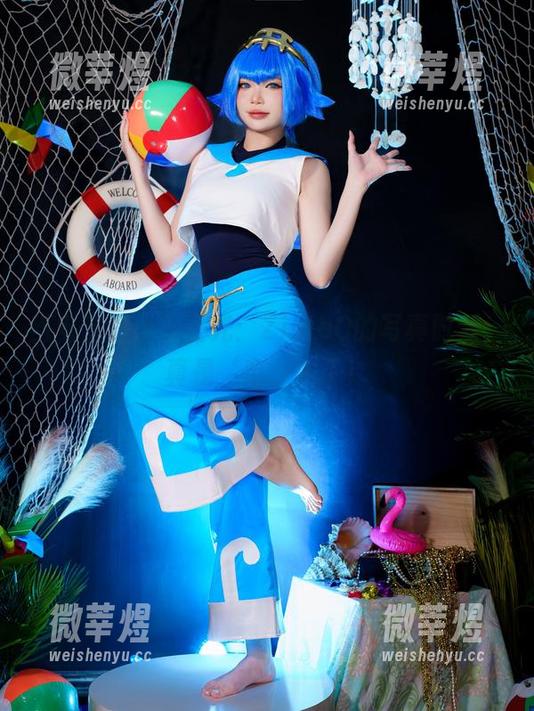 ZinieQ 当电宝遇上无圣光:ZinieQ的写真时刻,真是‘电’人了!