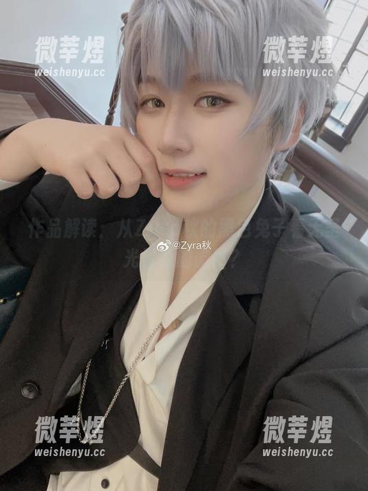 Zyra秋 作品解读:从Zyra秋的黑色兔子看无圣光情感的微妙?