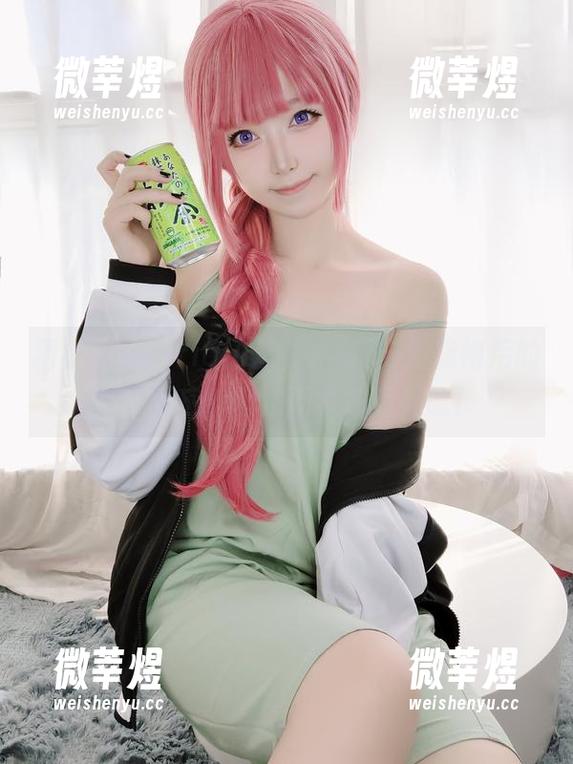 猜猜asagiriai(爱ちゃん)穿上旗袍后的第一反应？私房图集答案揭晓！