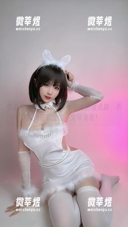 作品来了，miko酱ww和她的点点狗，不知道在想啥呢，太可爱啦！