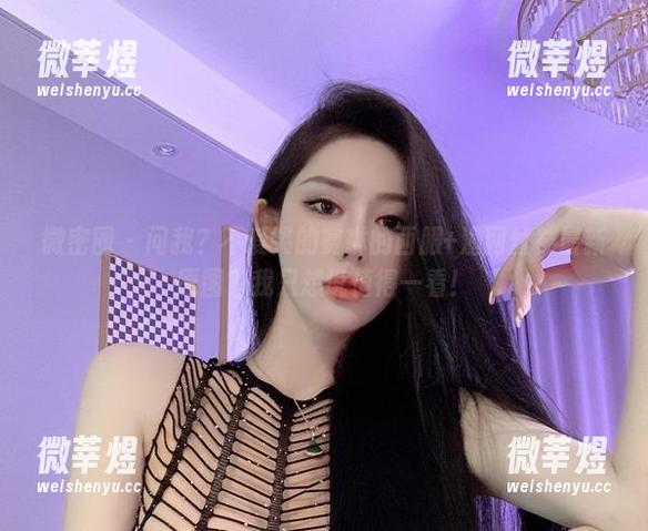不爱笑的赛琳 微密圈 - 问我?不爱笑的赛琳的西服+渔网丝袜最新原图?我只想说值得一看!