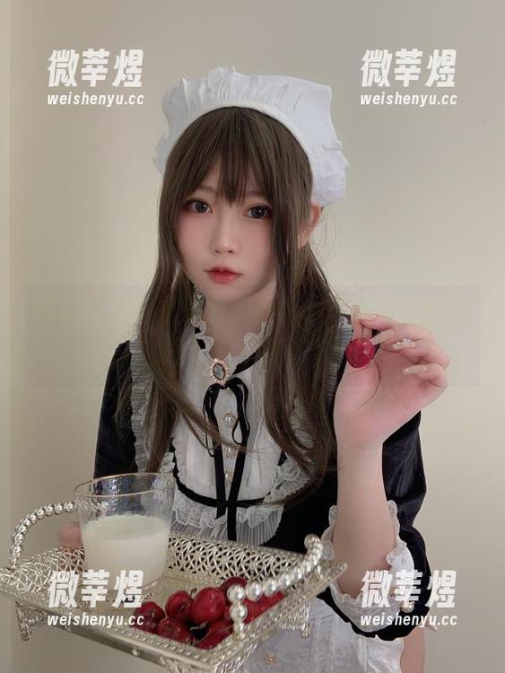 依依超级懒来的九月合集，丰满可人的美图，一个字：妖!