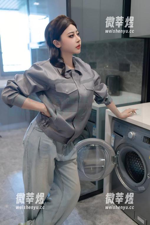 奈汐酱Nice 下载这套红爵夫人的写真,顺便告诉奈汐酱Nice她肯定做得不错…再不下载我可要哭了!