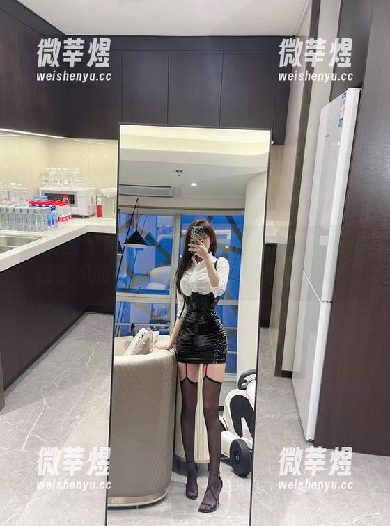 微密圈 - 奔跑的晶骡儿的蓝色裙：竟然比我丢掉的车钥匙还好看，快来下载吧！