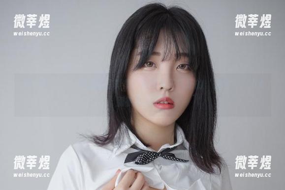 宋哈娜(송하나)的最新写真集：自带女王气场的‘御姐’，小心别被电到啊！