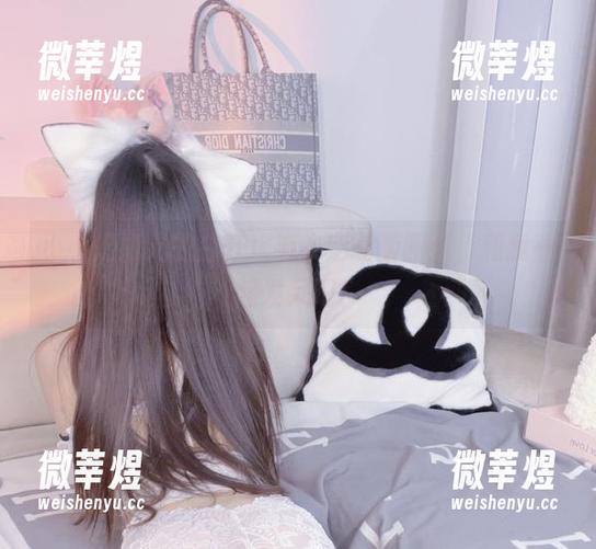 小小奶瓶儿的白开水毛衣定制版图包，和我一起发呆吧！