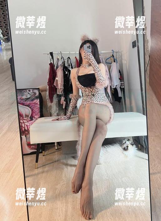 微密圈 - 小玉吃果冻的私房秀，你能想象这些软萌妹纸会怎么放松吗？（只透露一点点哦）