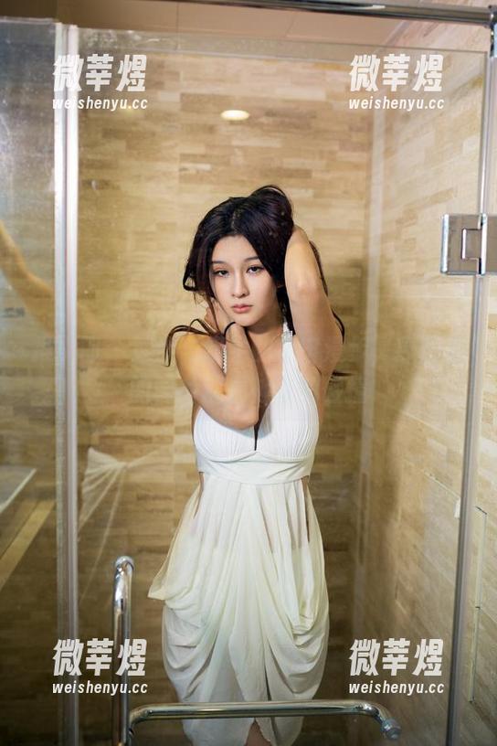 推女郎-连欣 推女郎 - 连欣与奶牛的宇宙漫步,原图里的图片就是神奇的碰撞