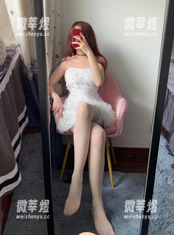微密圈 - 校服精选，提袜少女说：谁说不能闪耀青春