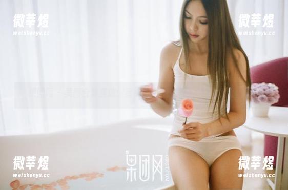 果团网-蜜桃Q妹儿 果团网 - 美图合集盛放:蜜桃Q妹儿的美脚,腿长得不可思议