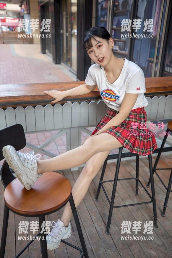 梦丝女神-花月舞 梦丝女神 - 在线衰蚀下的花月舞空姐,原图保存,随时欣赏。