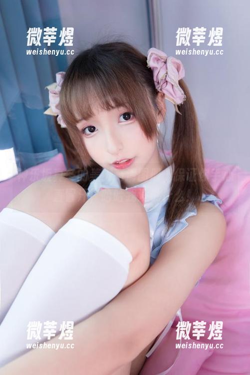 神乐坂真冬的美脚高清图册，保证你手心直冒汗，哈哈我没说什么！