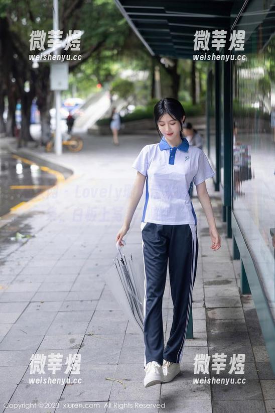 秀人网 - Lovely璐璐带来的教室写真合集，白板上写着‘放肆’二字？