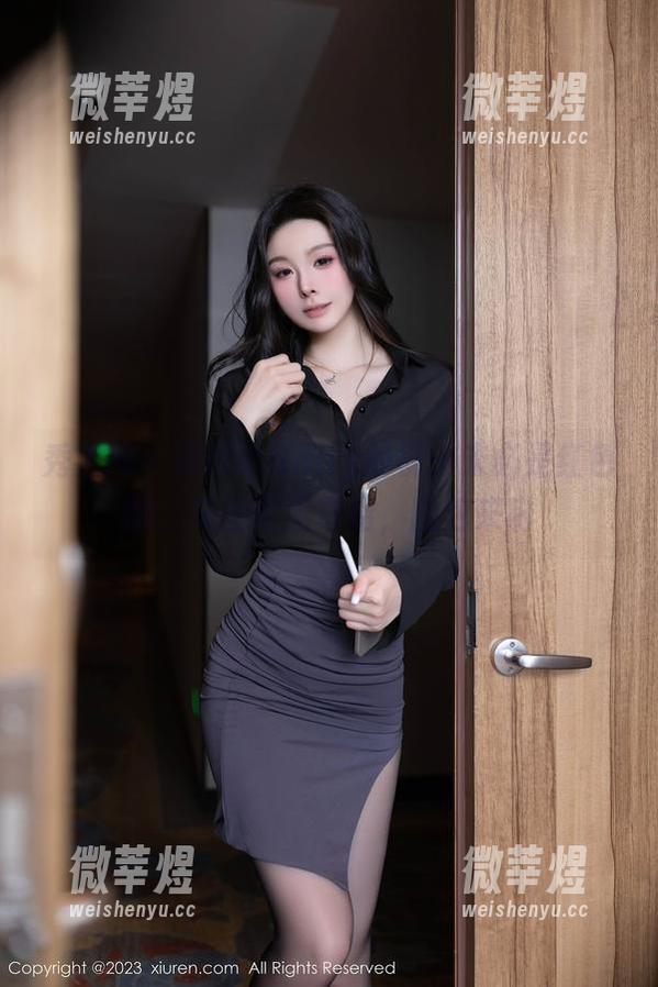 秀人网 - 夏诗诗Sally的袜子未必是红色的，美图再出奇招，图包来啦