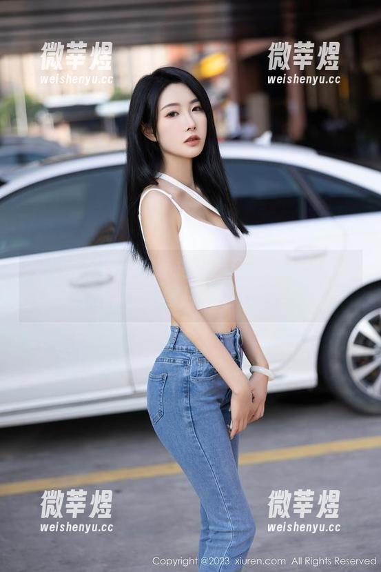 秀人网-大美媚京 秀人网 - 大美媚京把高清和美臀丝袜融合,结果是...图片一直在桌上!