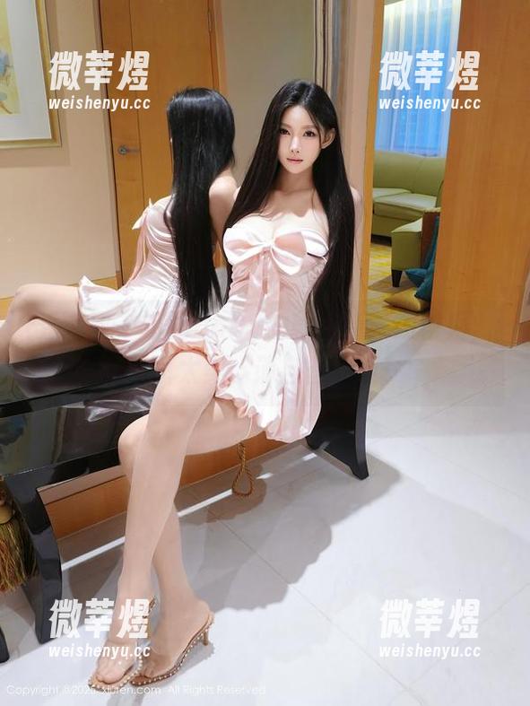 秀人网-小雨baby 秀人网 - 小雨baby的新更新:短裙秀,画面太美,请自备墨镜!