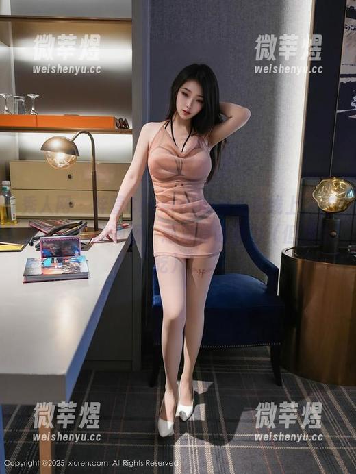 秀人网 - 梓萱Crystal的温柔在线上，作品就像我的泡面，愈发有吸引力（但没法吃）！