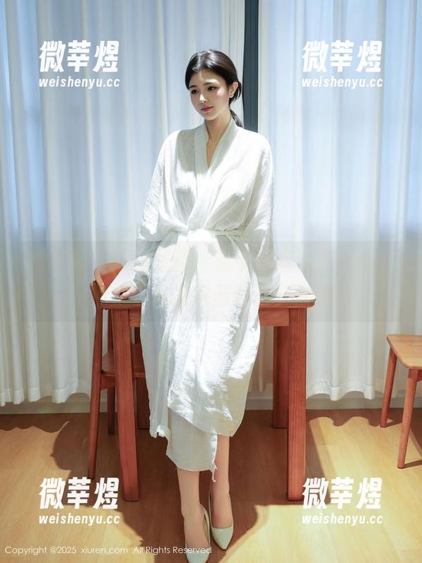 秀人网-潘多拉哦 秀人网 - 精选写真:潘多拉哦油亮一出,所有护肤品得瑟跑去打酱油