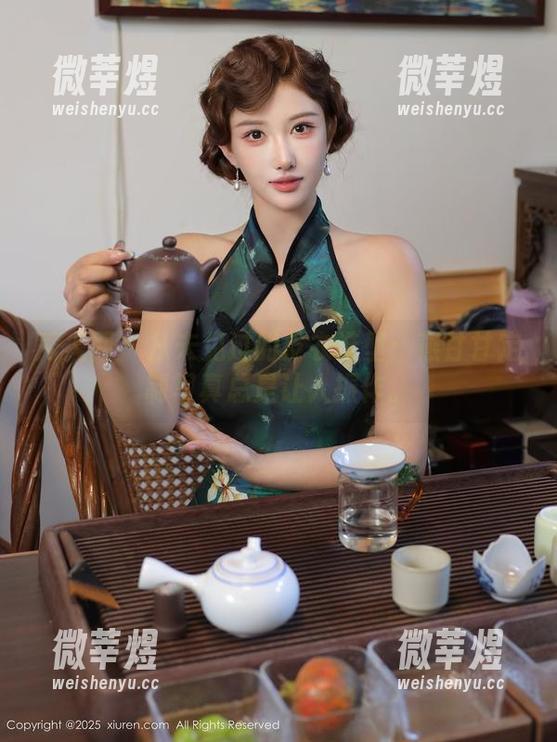 秀人网-燕甘甘 秀人网 - 从未见过的皮衣造型:燕甘甘定制写真总是让人振作。