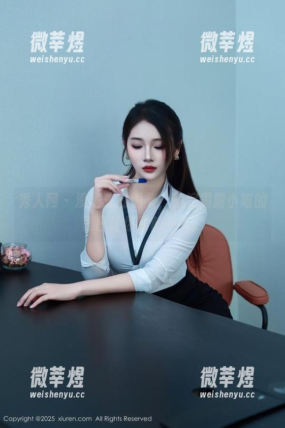 秀人网-露露小喵 秀人网 - 没圣光的图集,偏偏露露小喵的夏日让你眼前一亮。