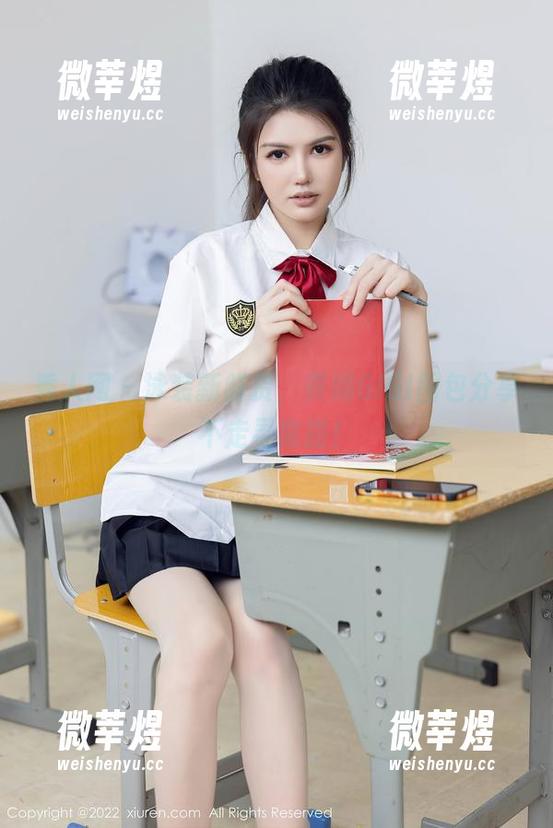 秀人网-黄婧GIGI 秀人网 - 泳装新鲜货,黄婧GIGI图包分享不走寻常路!