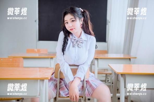 穆零Mu0 穆零Mu0的夜莺旗袍合集:穿得如此精致,连我自己都快认不出了。
