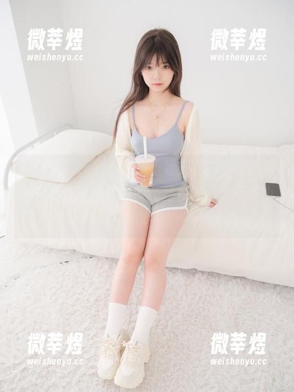 紧急企划-小恩 紧急企划 - 当小恩遇上夏天,“免费的图集”就成了连衣裙的搭配攻略,信不信由你!