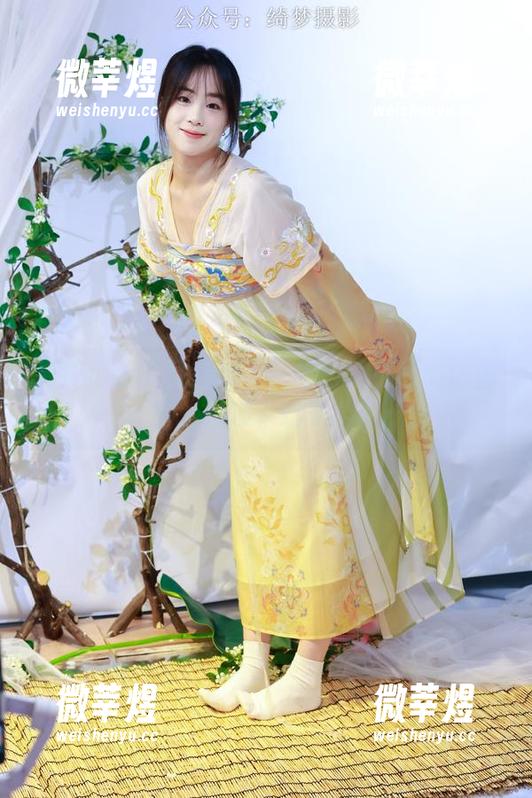 绮梦摄影-婷婷 绮梦摄影 - 就在这儿!婷婷的在线制服美图,啧啧,这架势!