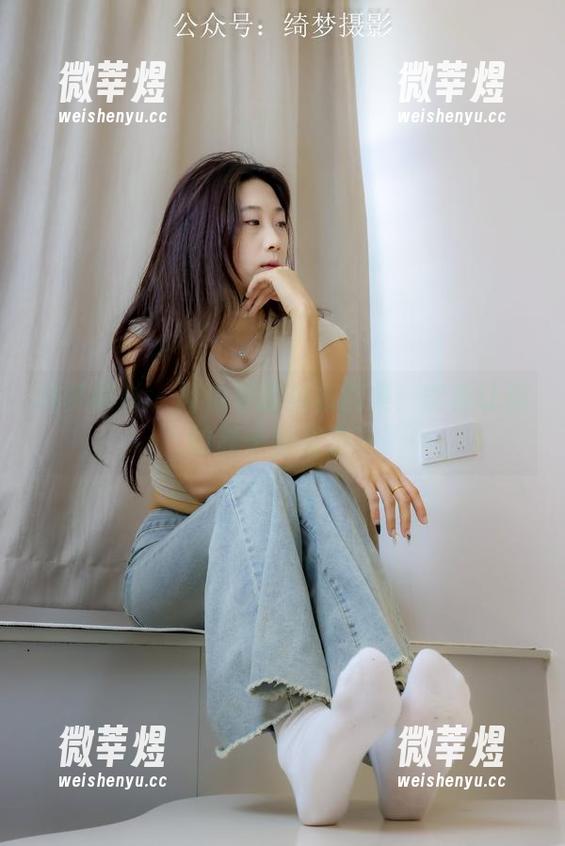 绮梦摄影-阿依夏 绮梦摄影 - 阿依夏的美脚图集:能否让你的鞋子都羞愧?