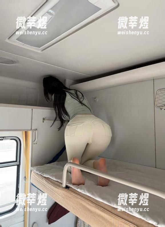 微密圈 - 脸红Dearie，快开门！无圣光合集看得我心痒痒的，你可要小心哦，别让好东西溜走了！