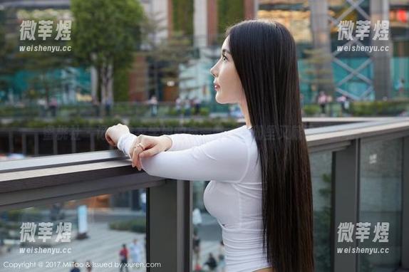 蜜桃社 - 记录结衣学姐的每一瞥，图册里又藏了什么呢？