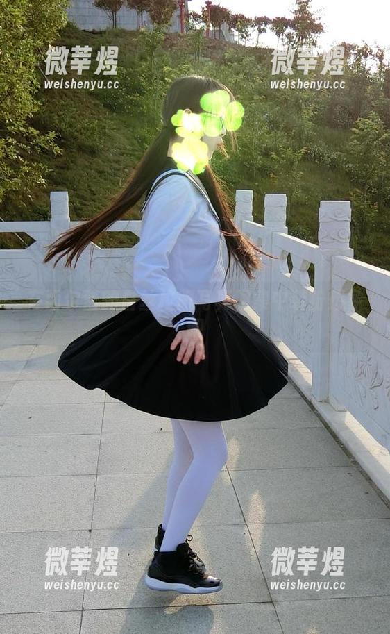 西尔酱 在西尔酱的白丝校服写真图集中装扮想象吧