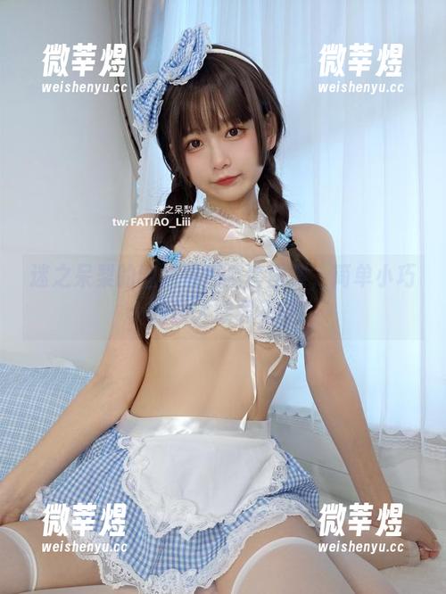 迷之呆梨 迷之呆梨的围裙猫猫全套图集,简单小巧却让人欲罢不能