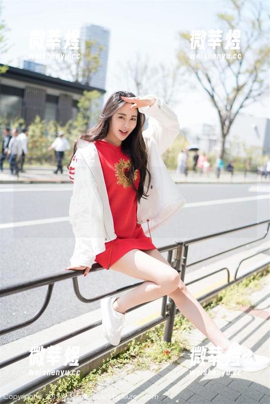 魅妍社 - 发现了陈雅漫VICKY的女仆套图，可能要在精选里找找这种俏皮和日常的平衡。