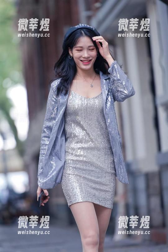 魔镜街拍 最新魔镜街拍,紧身热裤图包上线,穿上不好就只怪裤子不贴心